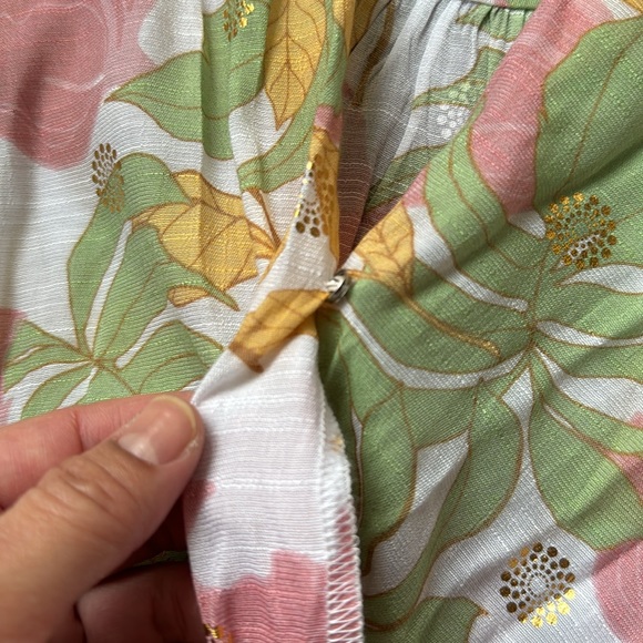 Harve Benard Floral Print Surplice Top - Picture 6 of 8